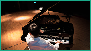image used as a thumbnail for the online piano lessons by the mystic keys