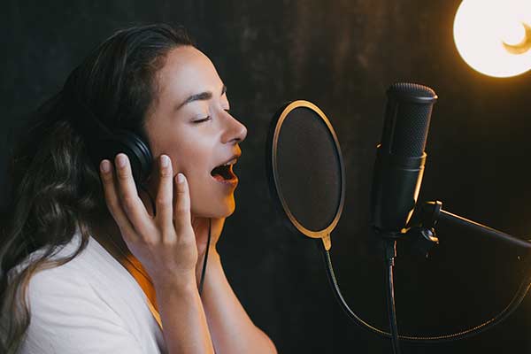 GIrl singing- Enhance Your Voice