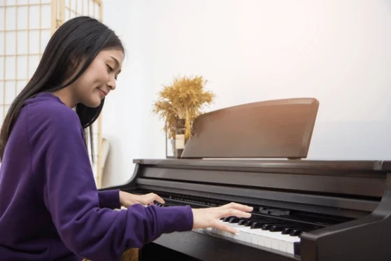 Common Struggles for Adult Piano Learners | Girl playing piano