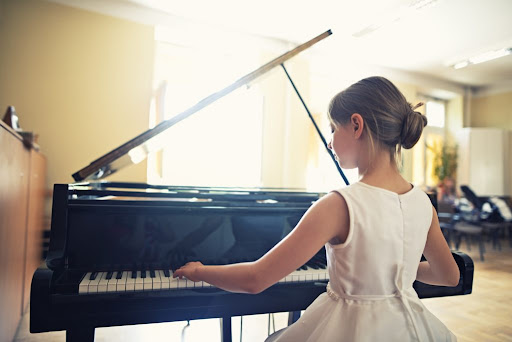 Worship Piano | girl playing piano