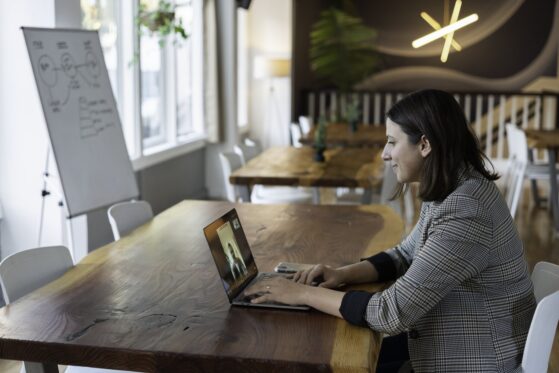 girl talking online