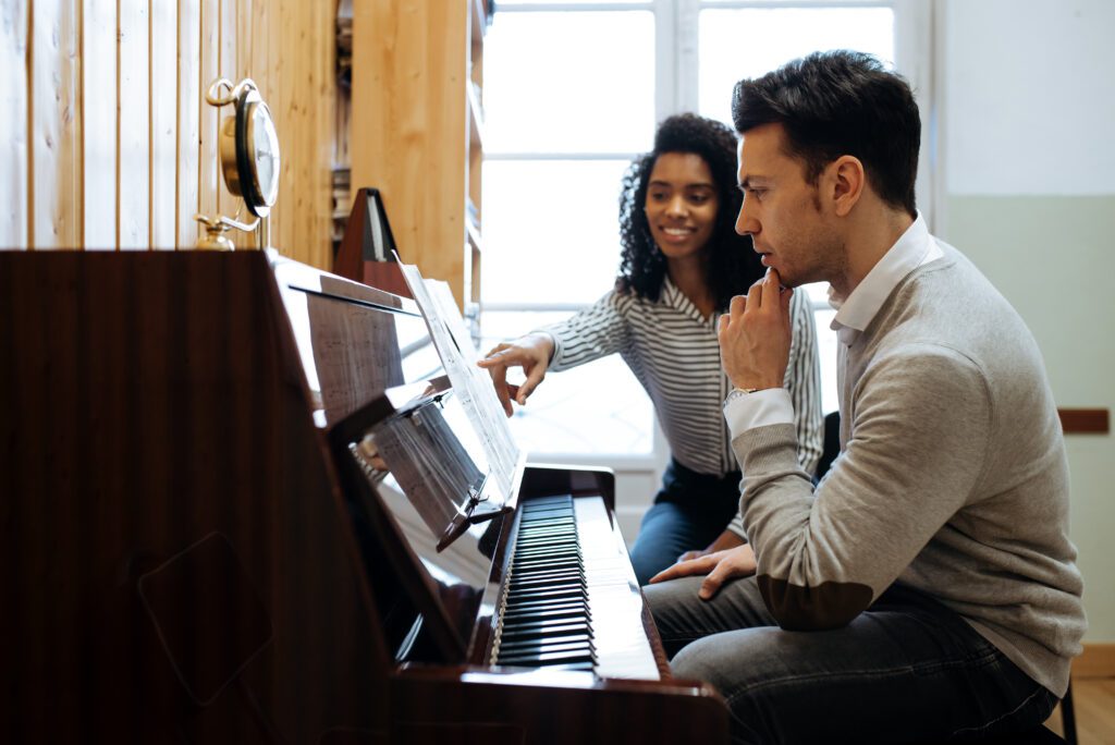 Free Piano Course: Whether you're a complete novice or looking to brush up on your skills, our piano course provides comprehensive lessons that guide you through the essentials of playing the piano. You'll learn proper finger placement, scales, chords, and even popular songs to help you build confidence and enjoyment in your playing.