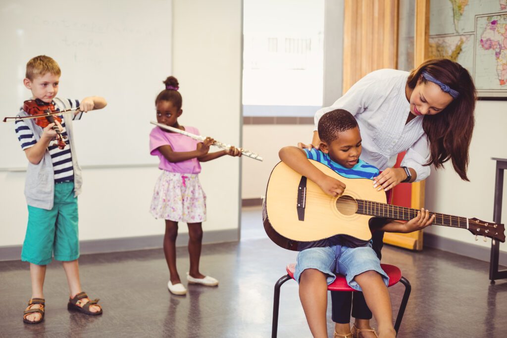 The Best Age to Learn Guitar as a Child: Unique Advantages