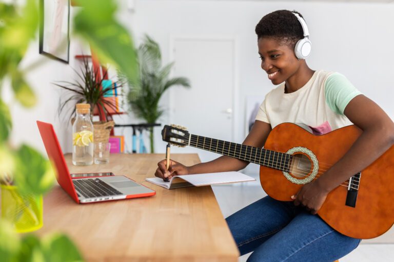 Top 5 Challenges of Learning Music Online and How to Overcome Them