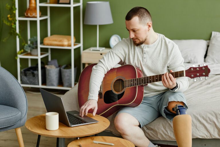 How Online Lessons Cater to Advanced Music Students