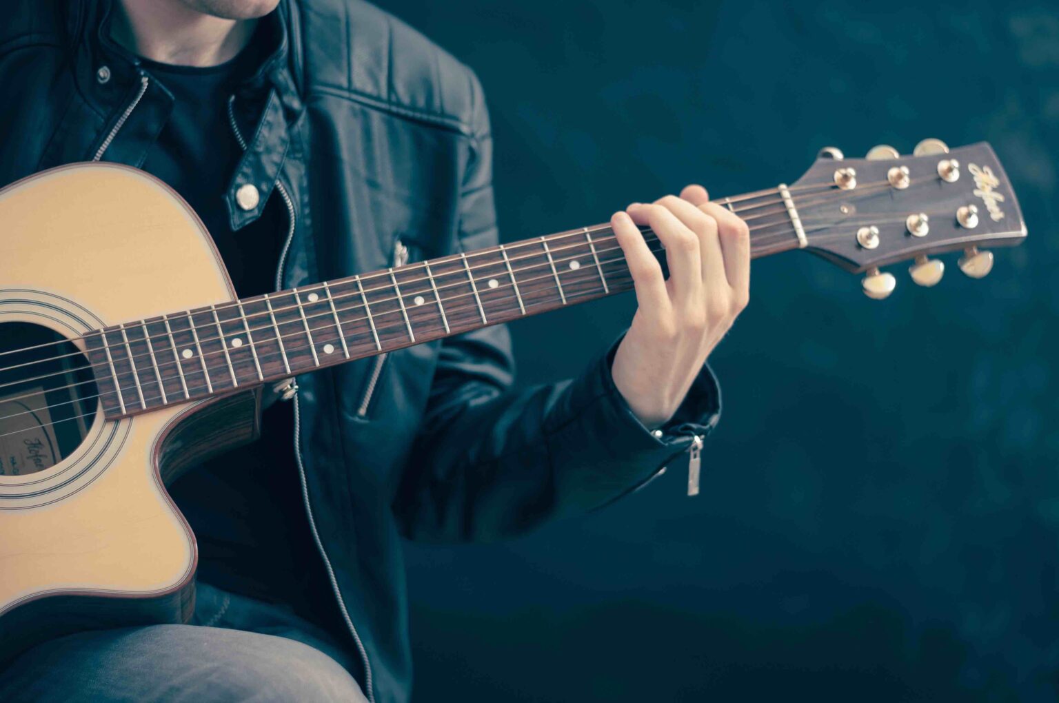 How to Play and Write Riffs That Stand Out