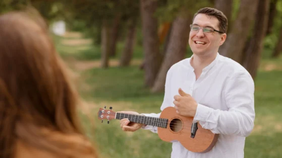 Left vs. Right-Hand Ukulele