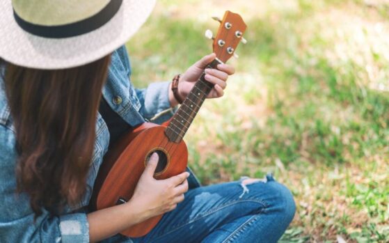 Left vs. Right-Hand Ukulele