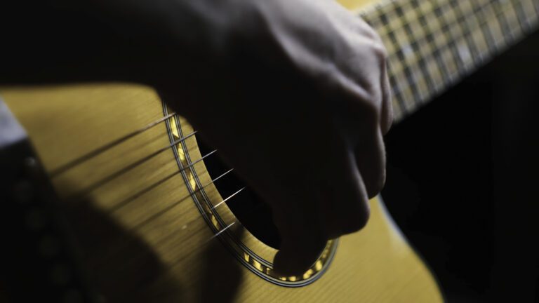 Beginner guitar strumming patterns