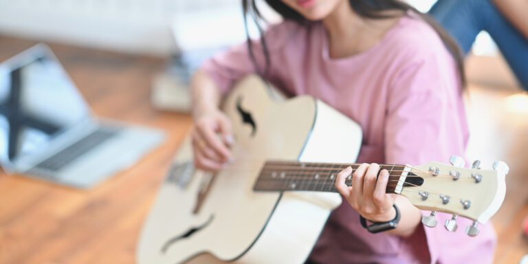 Beginner guitar strumming patterns