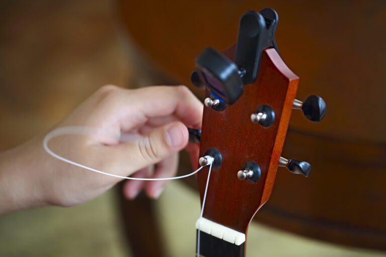 acoustic guitar by ear without tuner