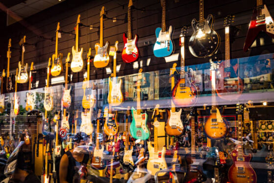buying guitar