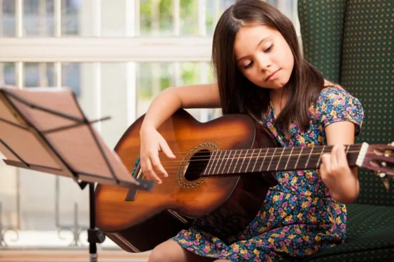Playing Without a Pick