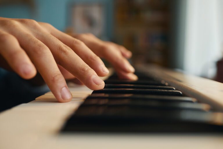 Chord progressions for pianists