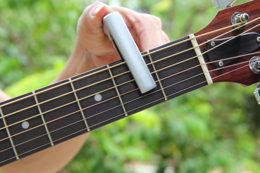 simple strumming pattern for worship guitar beginners