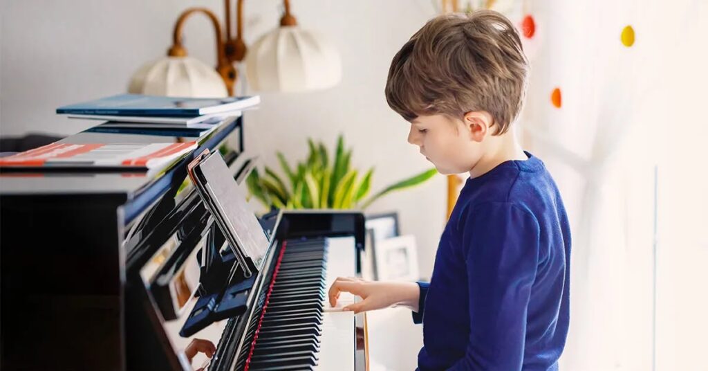 how to practice piano during busy school days