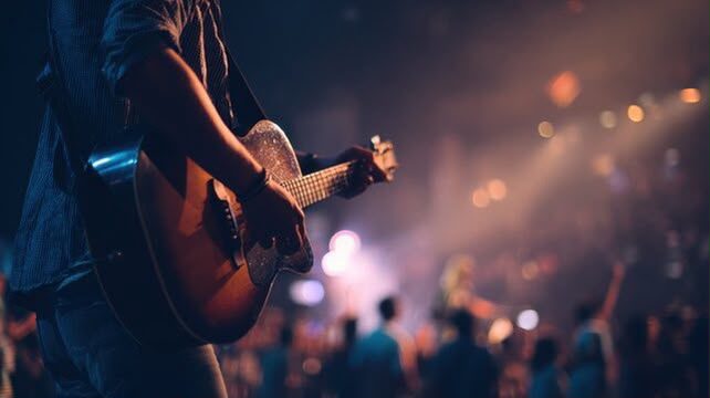 how to play guitar in a worship band